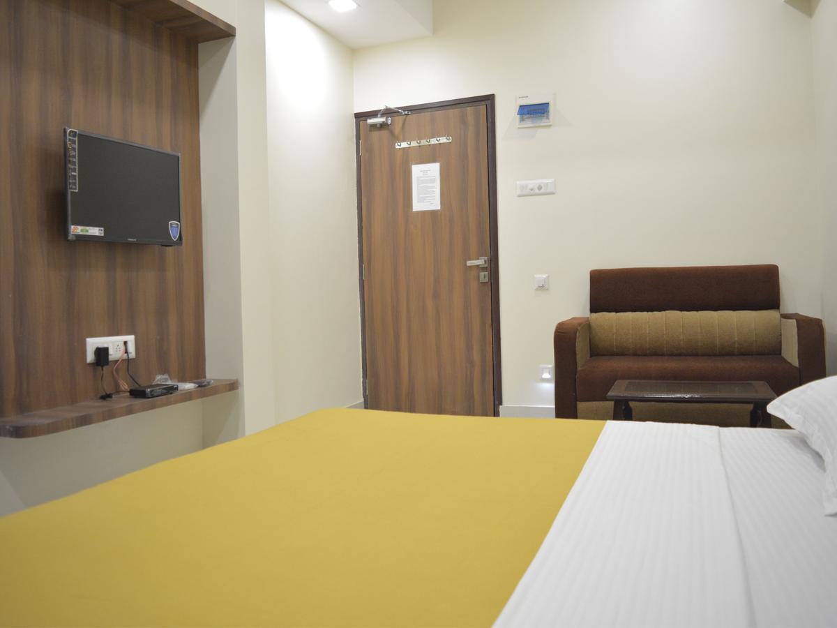 Stayguru Park View Residency Bhuj Exterior foto